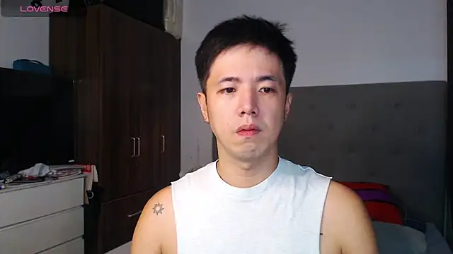 Snapshot of Addictiveboi chatting on 6, 2, 2026 Addictiveboi online show from 6, 2, 2026