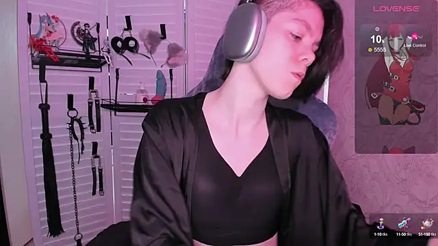 Snapshot of aestheticbeing chatting on 13, 9, 2025 aestheticbeing online show from 13, 9, 2025