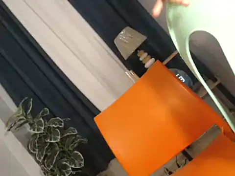 yourmochaloca69 online show from 5, 10, 2025