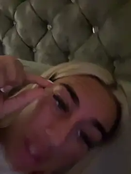 Snapshot of EllieMaeBaby chatting on 17, 9, 2025 EllieMaeBaby online show from 17, 9, 2025