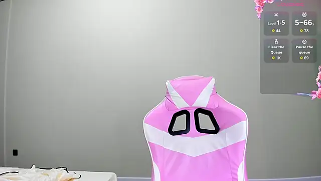 Snapshot of obokozu_mai chatting on 2, 12, 2025 obokozu mai online show from 2, 12, 2025