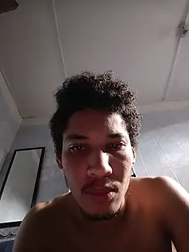 Snapshot of RuiMaddoox chatting on 21, 11, 2025 RuiMaddoox online show from 21, 11, 2025