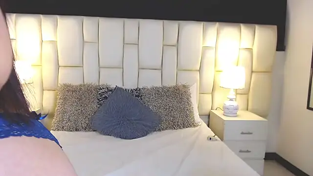 Snapshot of ValuFooster chatting on 6, 10, 2025 ValuFooster online show from 6, 10, 2025