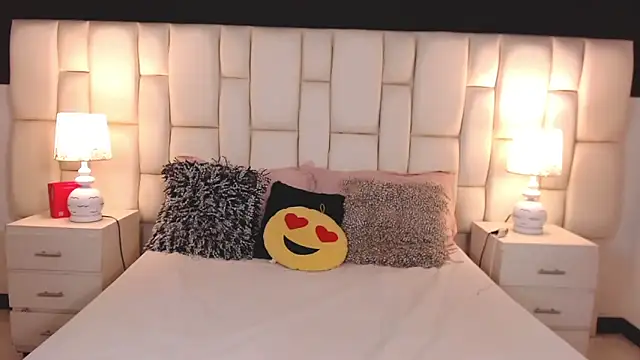 Snapshot of ValuFooster chatting on 1, 11, 2025 ValuFooster online show from 1, 11, 2025