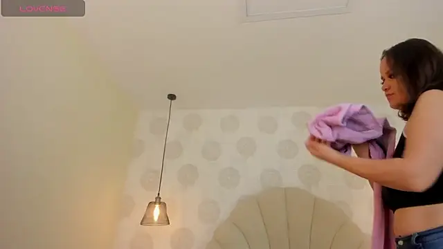 GIANAMILLER6 online show from 2, 12, 2025