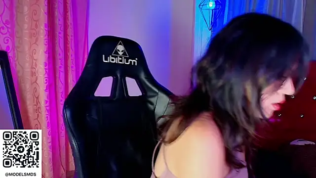 Snapshot of catalina_santana20 chatting on 13, 11, 2025 catalina santana20 online show from 13, 11, 2025