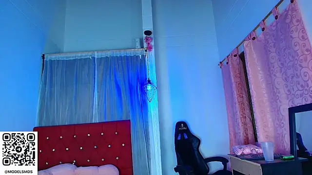 Snapshot of catalina_santana20 chatting on 23, 11, 2025 catalina santana20 online show from 23, 11, 2025