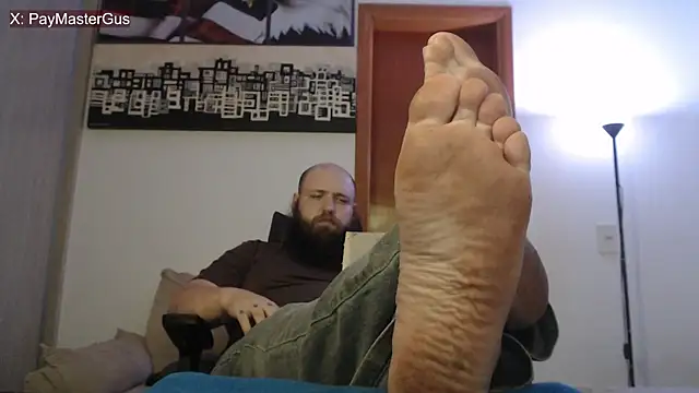 Snapshot of PayMasterGus chatting on 10, 10, 2025 PayMasterGus online show from 10, 10, 2025