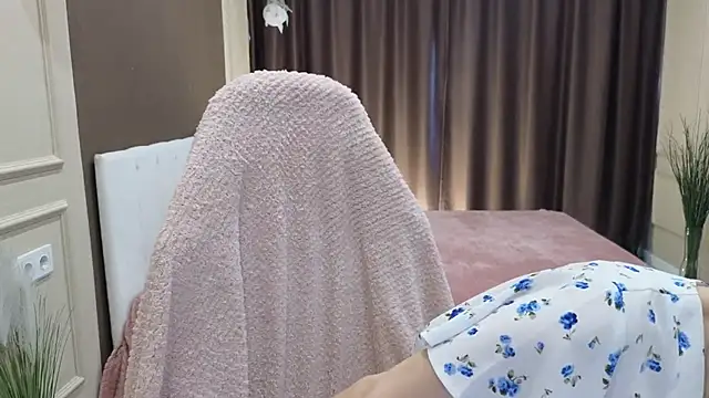 daniellia  online show from 23, 9, 2025