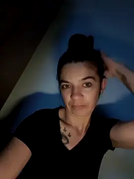 Snapshot of alinaalinutzq chatting on 1, 11, 2025 alinaalinutzq online show from 1, 11, 2025