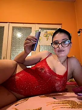 Snapshot of Larra69 chatting on 16, 11, 2025 Larra69 online show from 16, 11, 2025