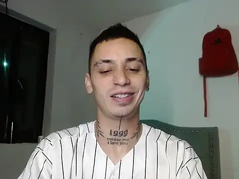 Snapshot of xalejo_max chatting on 19, 10, 2025 xalejo max online show from 19, 10, 2025