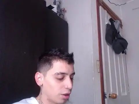 Snapshot of xalejo_max chatting on 18, 11, 2025 xalejo max online show from 18, 11, 2025