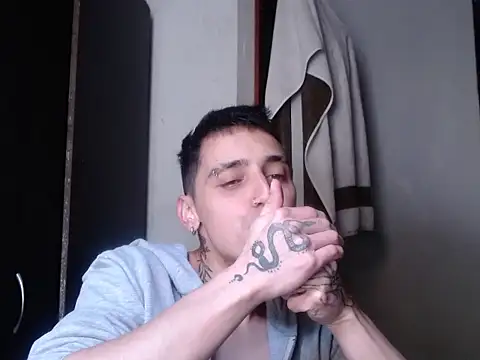 Snapshot of xalejo_max chatting on 19, 11, 2025 xalejo max online show from 19, 11, 2025