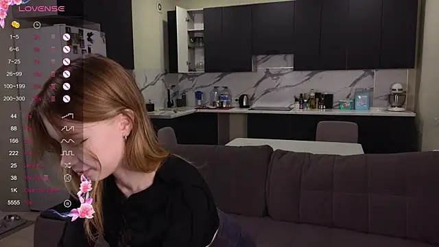 Snapshot of Sara_kaya chatting on 22, 10, 2025 Sara kaya online show from 22, 10, 2025