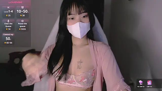 Phuong Bee online show from 24, 10, 2025