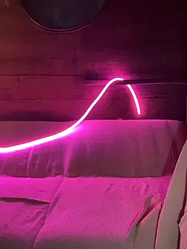 Snapshot of FoxStudioSex chatting on 14, 10, 2025 FoxStudioSex online show from 14, 10, 2025