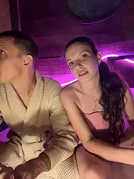 Snapshot of FoxStudioSex chatting on 19, 10, 2025 FoxStudioSex online show from 19, 10, 2025