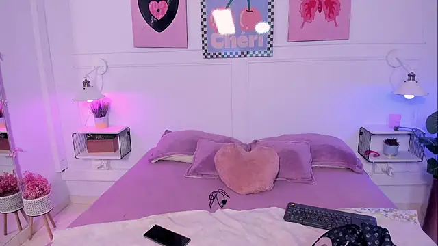 Zoe Lynch  online show from 3, 12, 2025