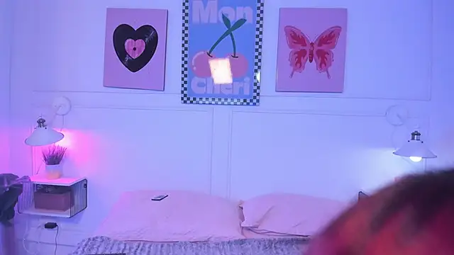 Zoe Lynch  online show from 7, 4, 2026