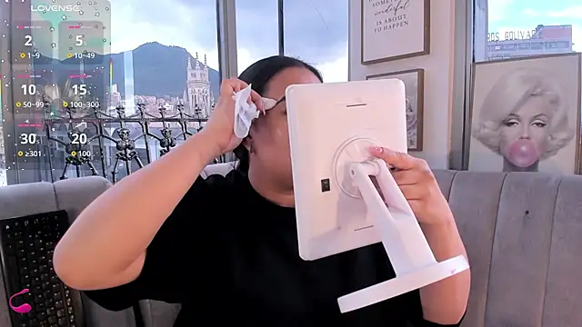 Zoey thompson online show from 15, 10, 2025