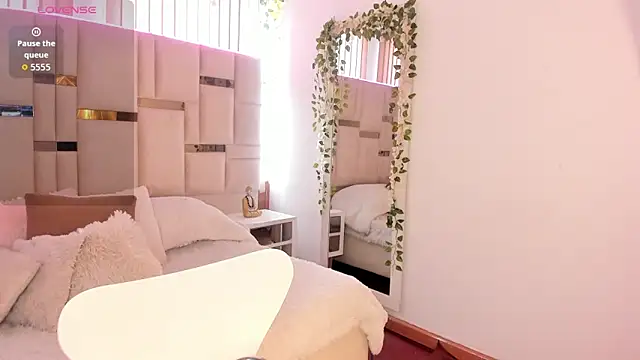 Zoey thompson online show from 5, 2, 2026