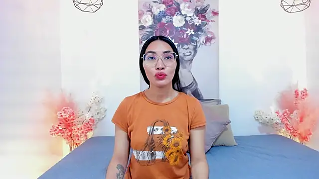 lucyy liiuu online show from 4, 11, 2025