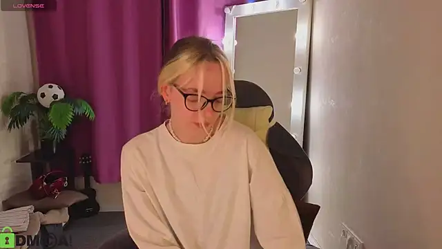 R0cket bunny online show from 20, 6, 2026