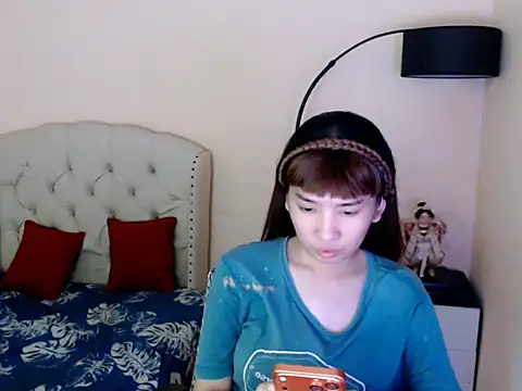 Snapshot of ShantalFoxxy_ chatting on 4, 6, 2026 ShantalFoxxy online show from 4, 6, 2026