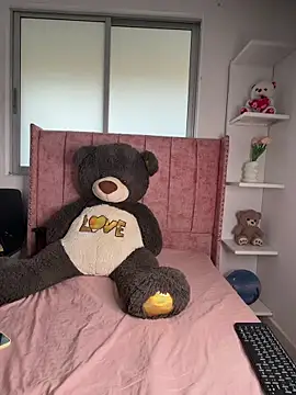 salomecute21 online show from 13, 6, 2026