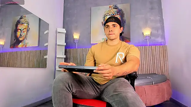 Liam walk  online show from 21, 9, 2025