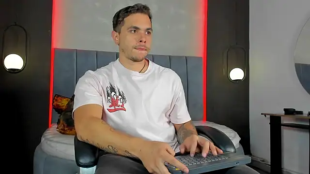 Liam walk  online show from 20, 4, 2026