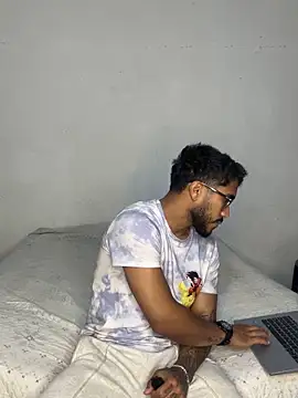 TU-MORENOO online show from 25, 11, 2025