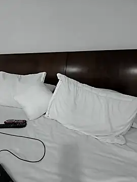 Cami Konor online show from 6, 3, 2026