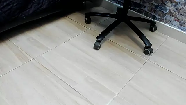 ALYANNA HOT  online show from 4, 12, 2025