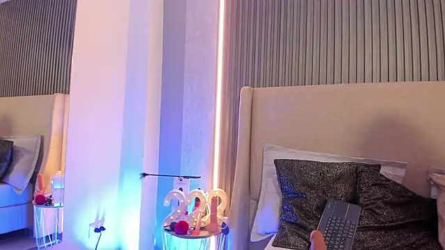 AbbyBeck online show from 19, 9, 2025