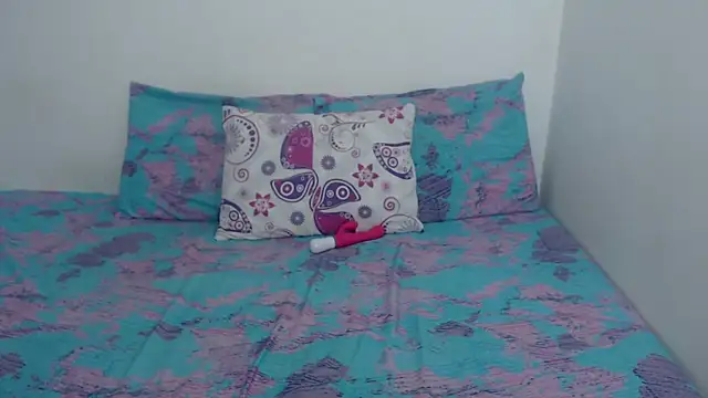 Snapshot of Tiiana chatting on 14, 11, 2025 Tiiana online show from 14, 11, 2025