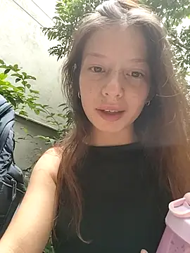 Snapshot of Tiiana chatting on 28, 11, 2025 Tiiana online show from 28, 11, 2025