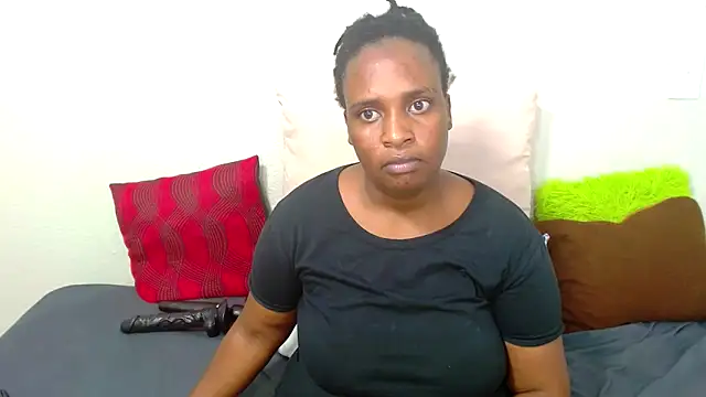 QueenRomaxx1 online show from 9, 11, 2025