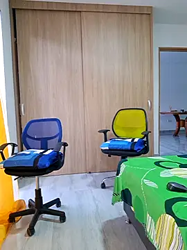 Snapshot of skinny23cm chatting on 4, 12, 2024 skinny23cm online show from 4, 12, 2024