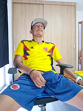 Snapshot of skinny23cm chatting on 17, 3, 2025 skinny23cm online show from 17, 3, 2025