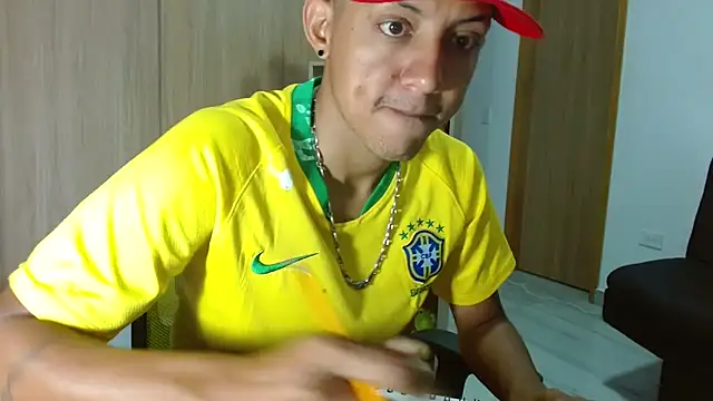 skinny23cm online show from 13, 11, 2025