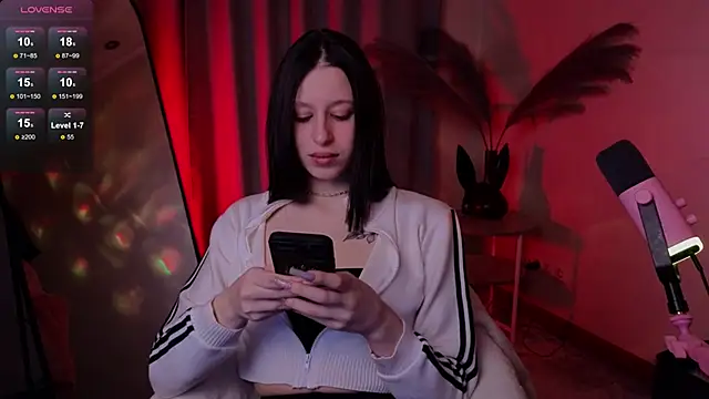 Snapshot of sex_tezzi chatting on 14, 10, 2025 sex tezzi online show from 14, 10, 2025