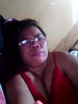 Snapshot of Huge_mama69 chatting on 13, 9, 2025 Huge mama69 online show from 13, 9, 2025