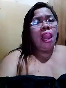 Snapshot of Huge_mama69 chatting on 15, 9, 2025 Huge mama69 online show from 15, 9, 2025