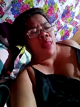 Snapshot of Huge_mama69 chatting on 21, 9, 2025 Huge mama69 online show from 21, 9, 2025