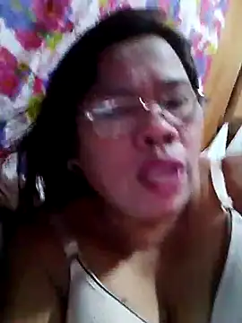 Snapshot of Huge_mama69 chatting on 17, 10, 2025 Huge mama69 online show from 17, 10, 2025