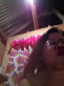 Snapshot of Huge_mama69 chatting on 19, 10, 2025 Huge mama69 online show from 19, 10, 2025