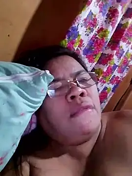 Snapshot of Huge_mama69 chatting on 25, 10, 2025 Huge mama69 online show from 25, 10, 2025