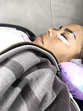 EmilyDuran  online show from 13, 11, 2025